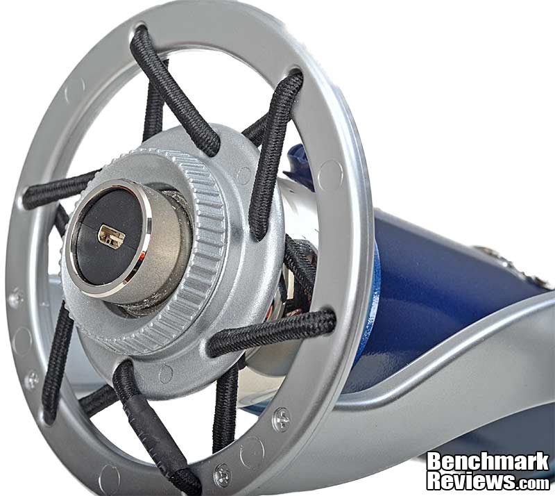 Blue_Microphones_Spark_Digital_Lightning_USB_Microphone_Base_Mic_Connection_Detail