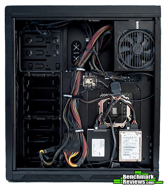 Phanteks-Enthoo-Mini-XL-Cable-management